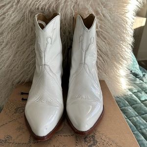 Free People New Frontier, white patent booties